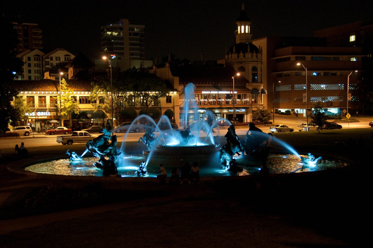 Kansas City Royals pay tribute to iconic fountains and art deco