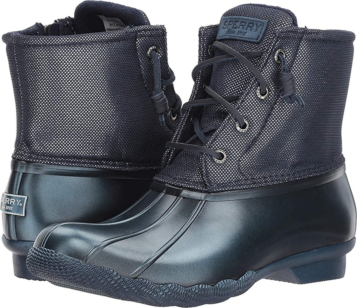The 10 Best Waterproof Boots According To Travel Editors | TouristSecrets