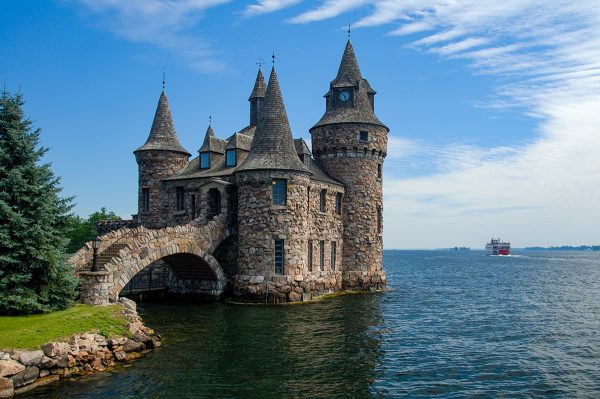 Your Guide To Visiting Boldt Castle | TouristSecrets