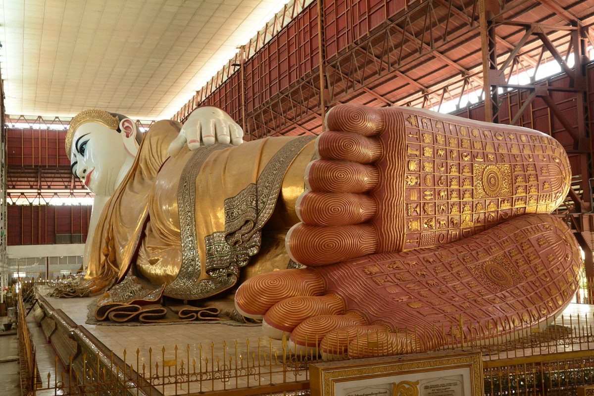a close-up photo of the Reclining Buddha in Chauk Htat Gyi