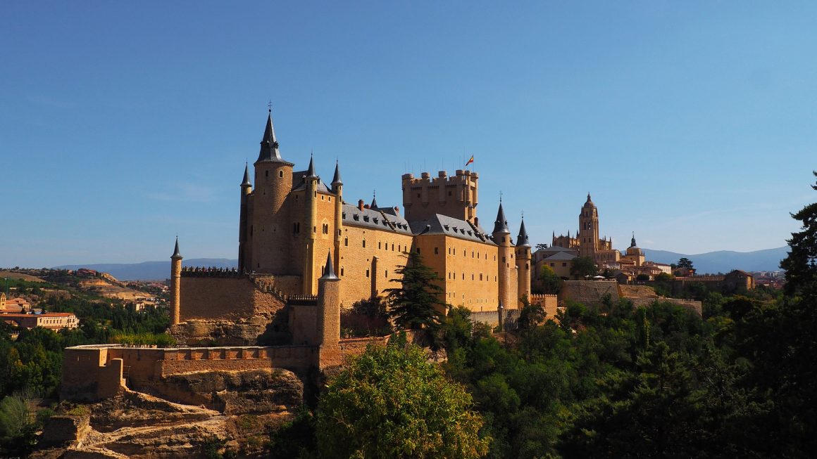 TouristSecrets | 10 Castles in Spain that you should visit | TouristSecrets