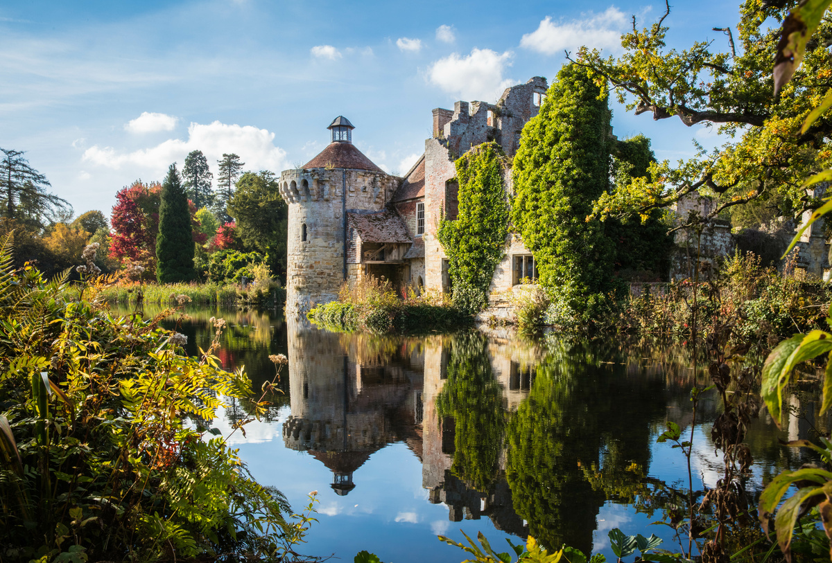 Scotney Castle: All You Need To Know In 5 Minutes | TouristSecrets