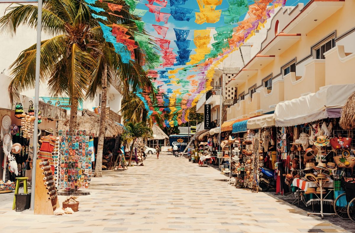 tourist season cancun