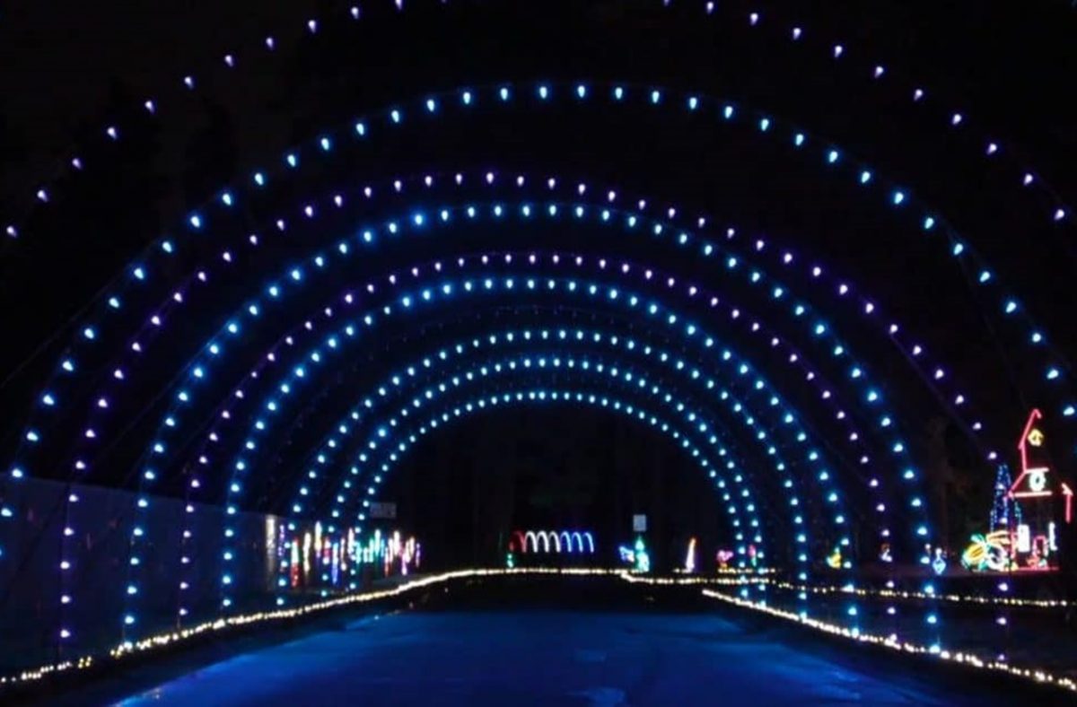 20 Best Drive-Thru Christmas Lights in America | TouristSecrets