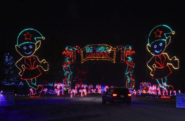 20 Best DriveThru Christmas Lights in America TouristSecrets