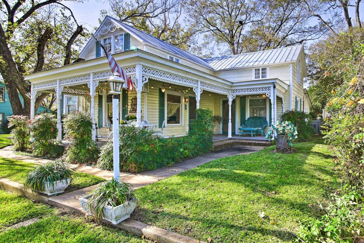 13 Best Places To Stay In Fredericksburg TX TouristSecrets   Places To Stay In Fredericksburg Tx 