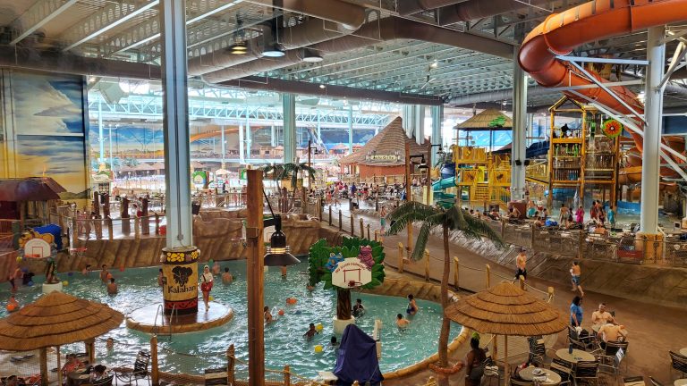 9 Best Indoor Water Parks in Ohio and Nearby States This 2022 ...