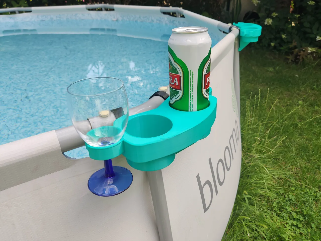 https://www.touristsecrets.com/wp-content/uploads/2023/09/14-amazing-pool-cup-holder-for-2023-1695366849.jpg