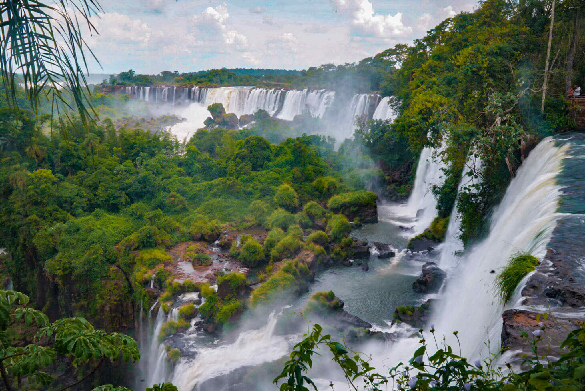 A Complete Guide to Visiting Iguazu Falls - Argentina | TouristSecrets