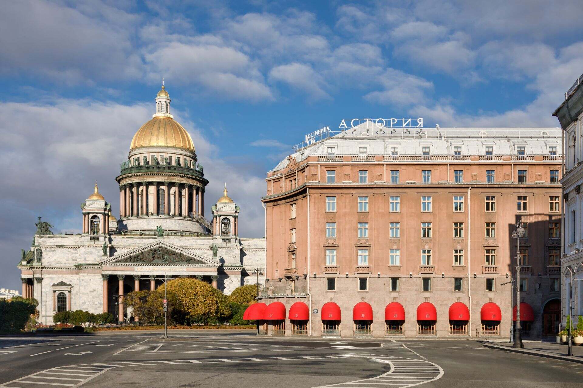 Гостиница астория петербурге. Астория гостиница Санкт-Петербург. Исаакиевская площадь Астория. Исаакиевский собор и гостиница Астория. Астория Питер Исаакиевский собор.