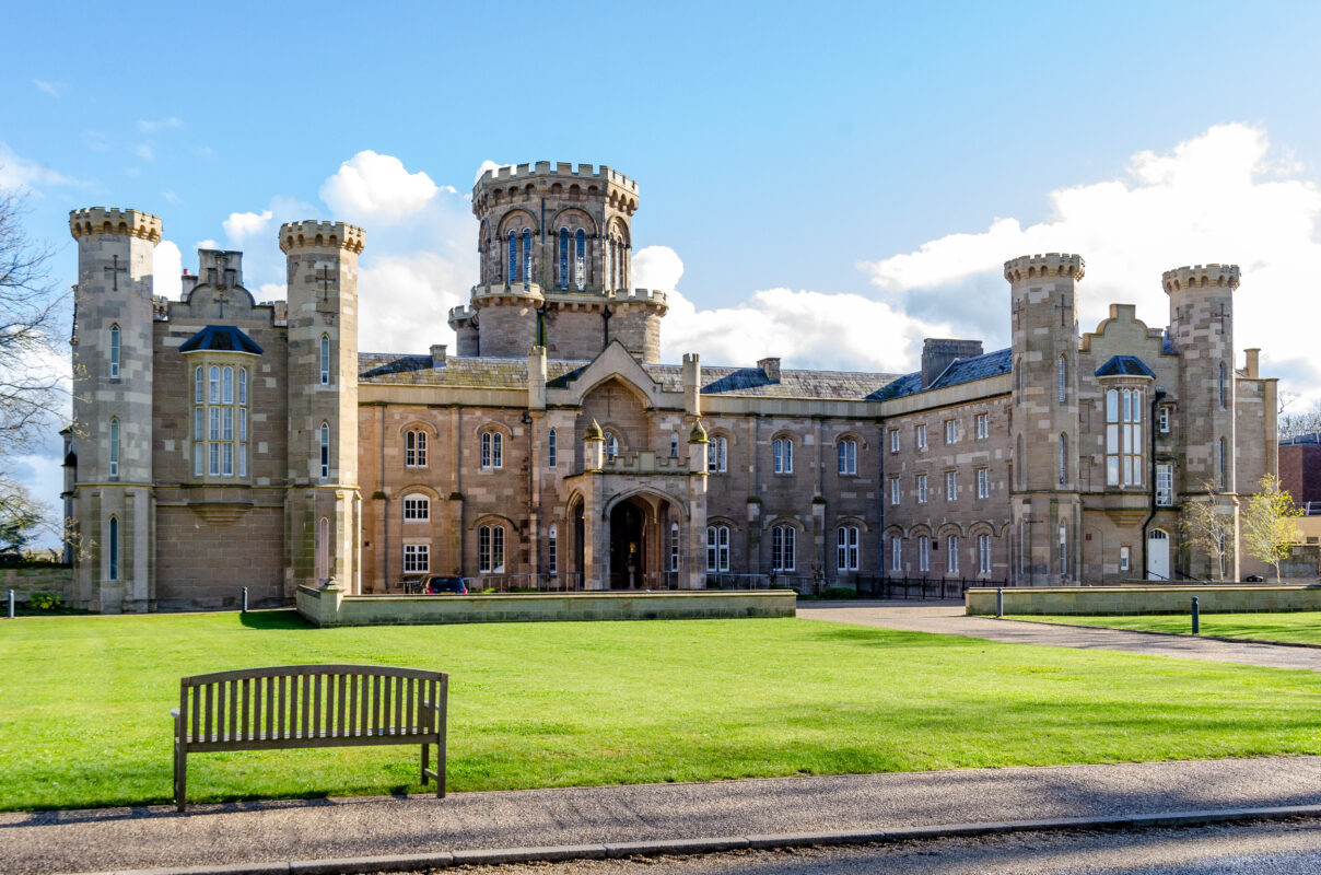 How To Have An Incredible Stay In Studley Castle, England | TouristSecrets