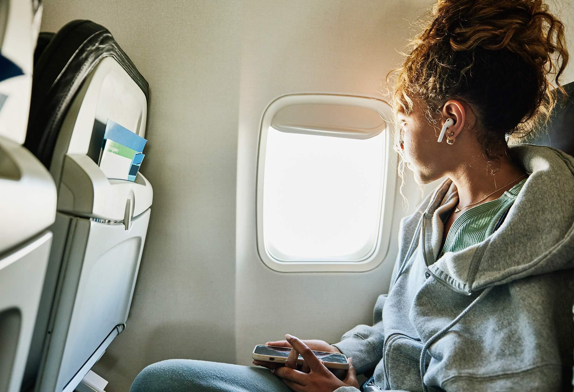 how-to-survive-a-long-haul-flight-touristsecrets