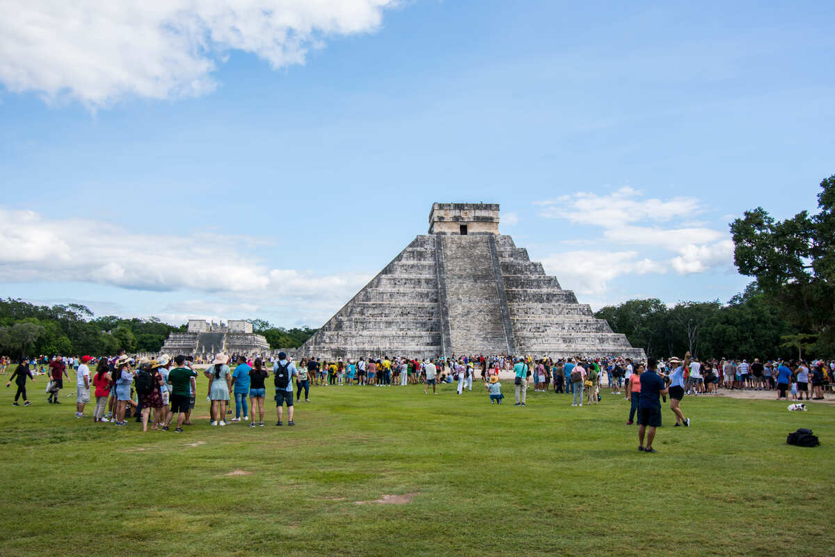 how-to-visit-chichen-itza-without-a-tour-or-the-crowds