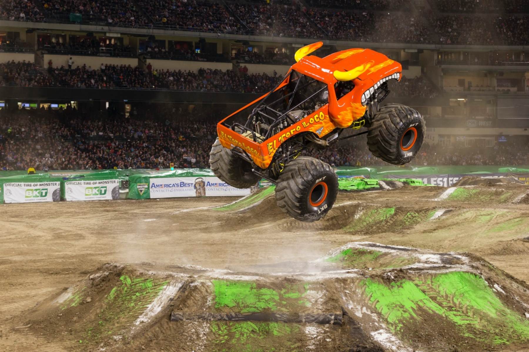 Monster Truck Events – Where To Find Them In America | TouristSecrets