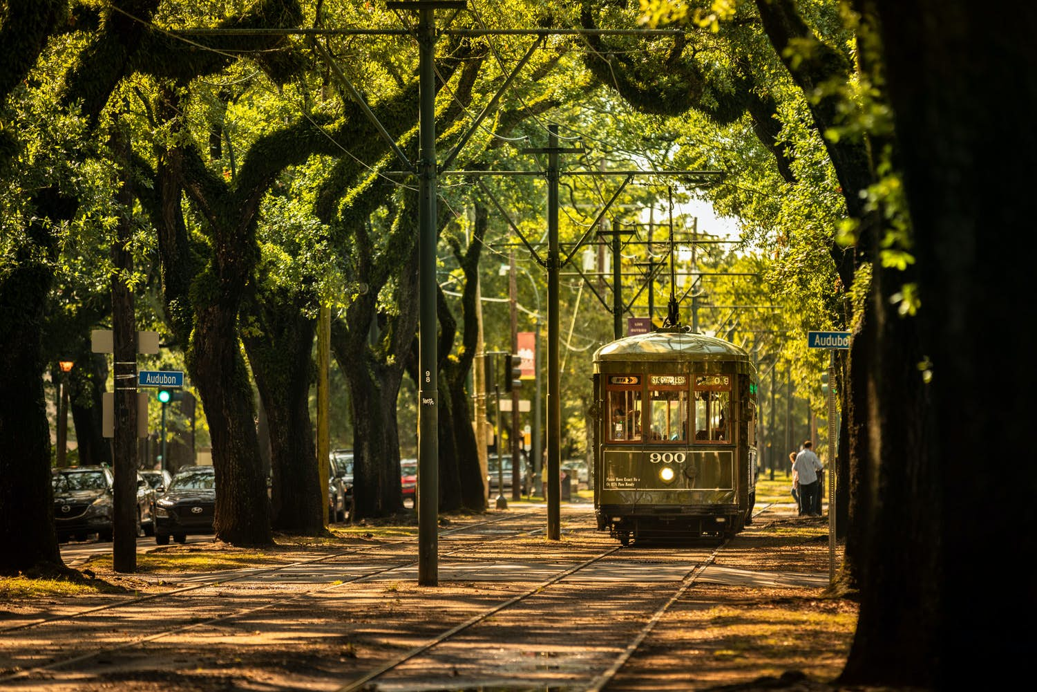 Magazine Street - New Orleans' Boutique Shopping Strip | TouristSecrets