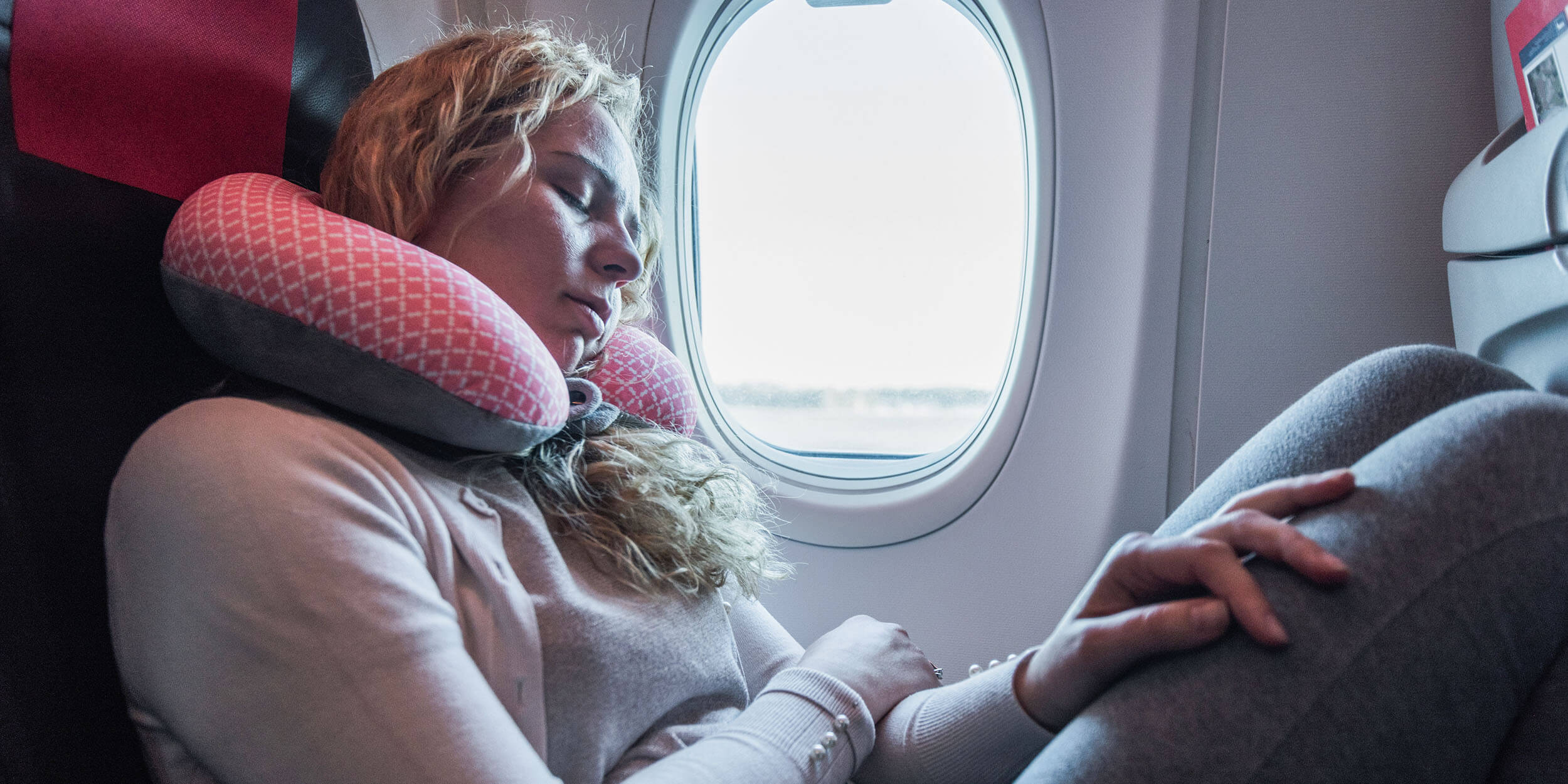 Airplane sleep outlet pillow