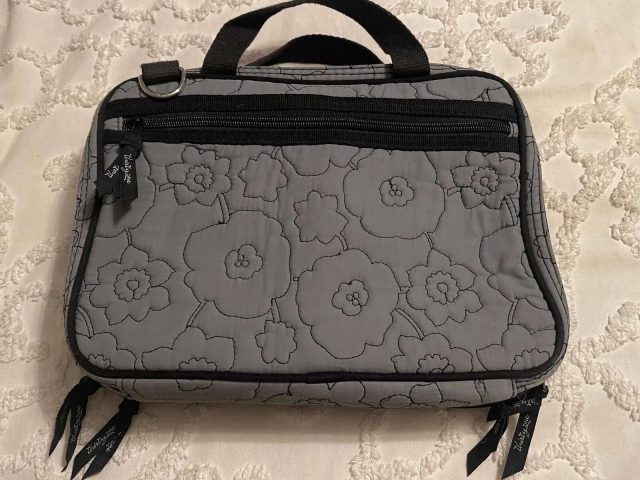 Thirty one deals cosmetic bag