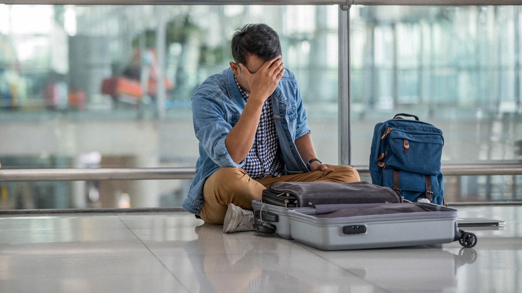 packing a monitor in a suitcase