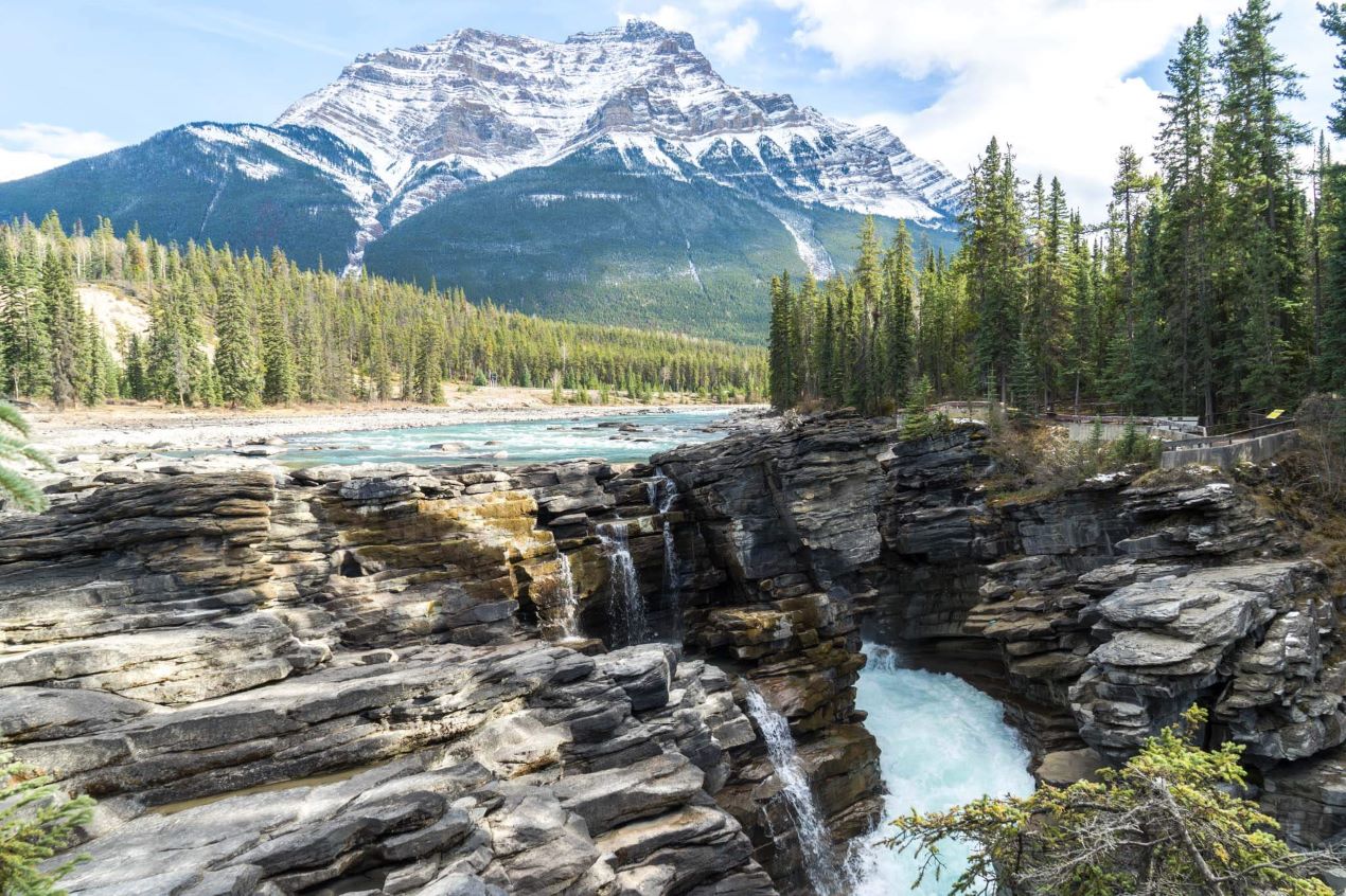 the-best-places-to-travel-solo-in-canada