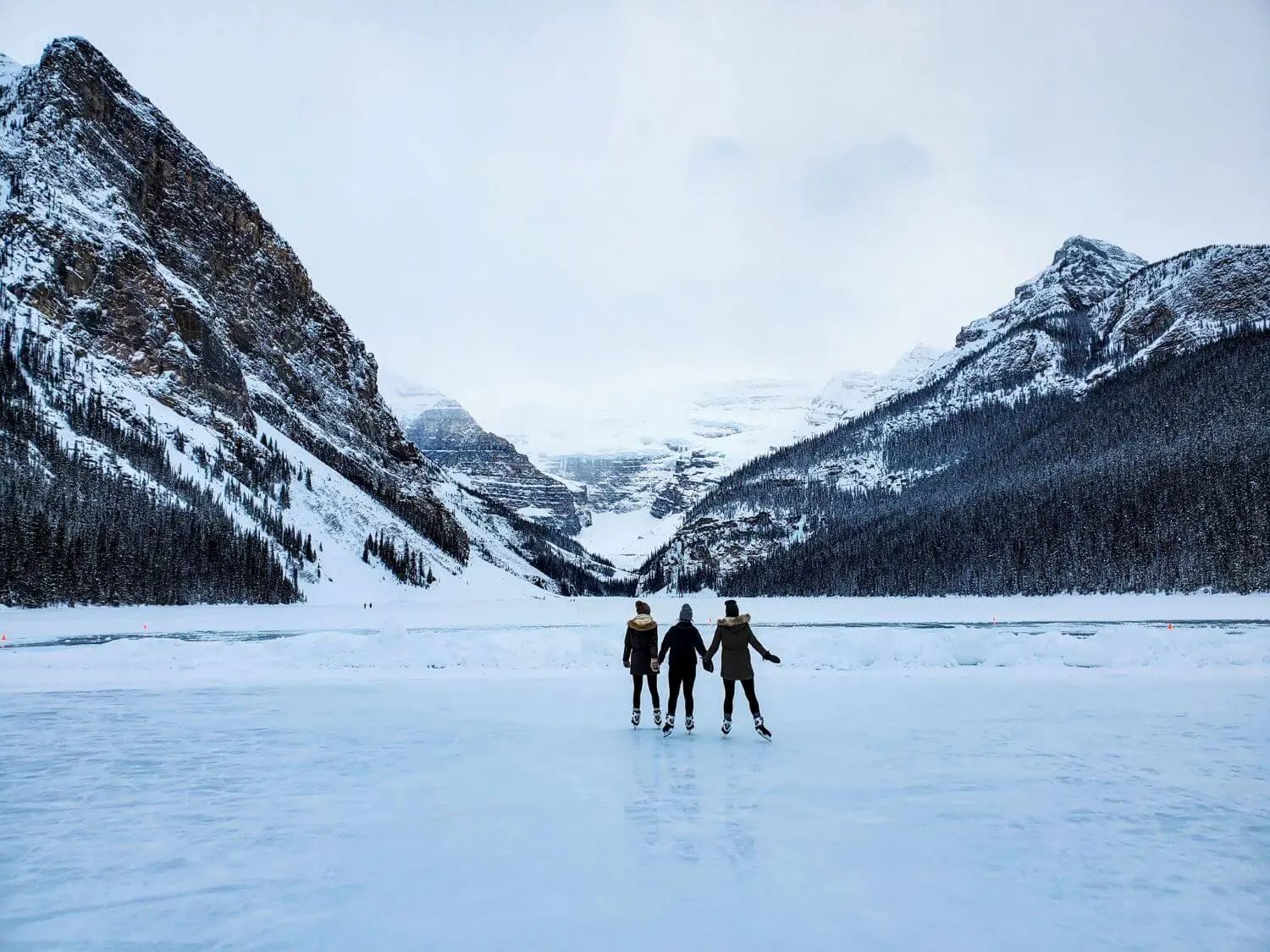 the-ultimate-guide-to-visiting-banff-national-park-in-the-winter