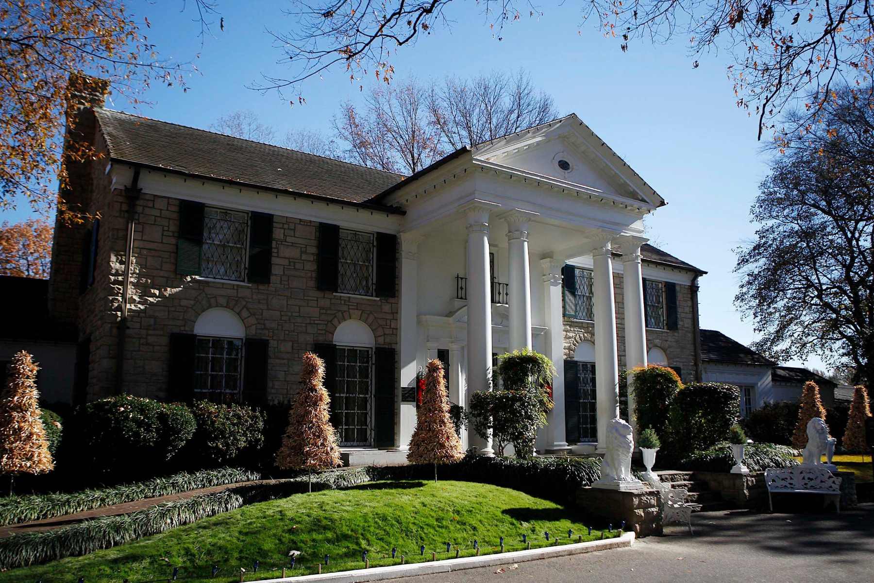 Why Visit Elvis Presley's Graceland, The King's Home | TouristSecrets