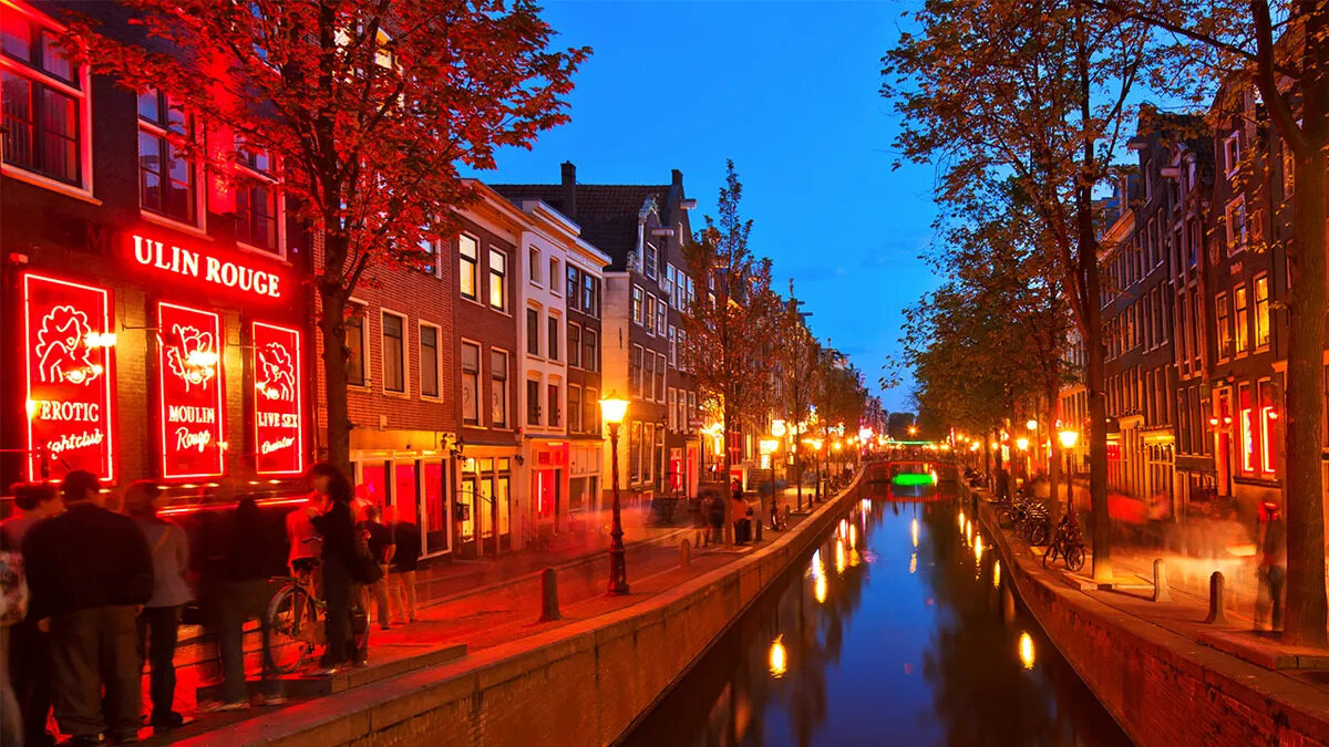 Amsterdam: Uneasy in the Red Light District | TouristSecrets