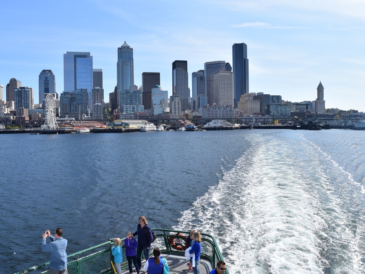 ferry route from seattle to port angeles        
        <figure class=