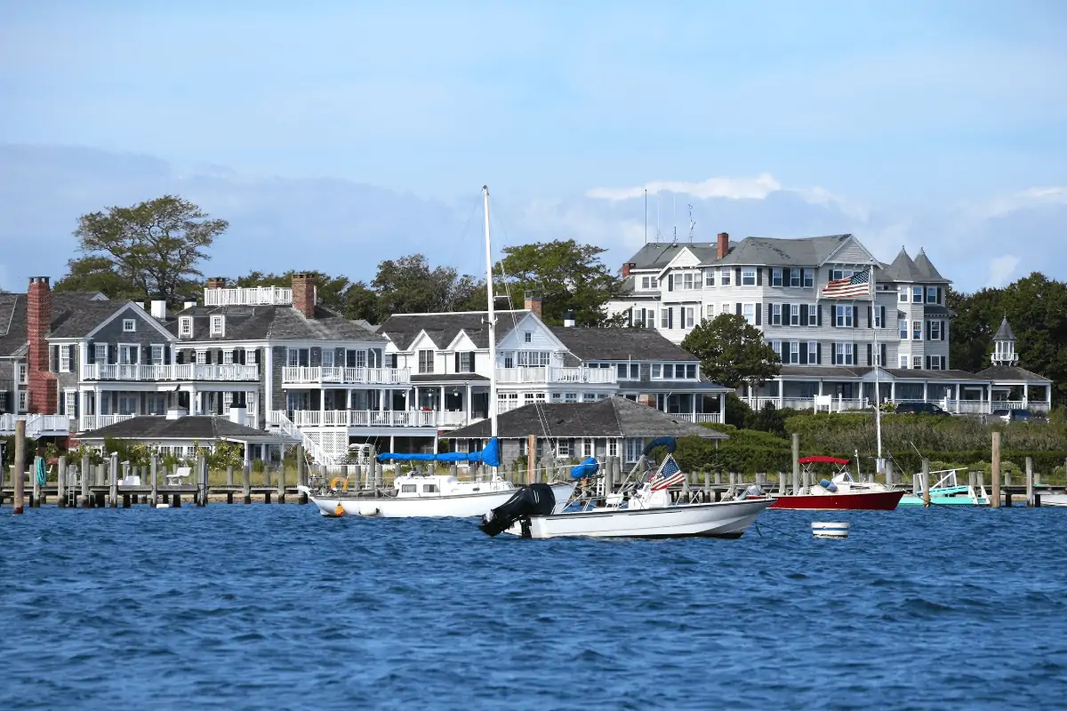 how-to-plan-a-day-trip-to-marthas-vineyard