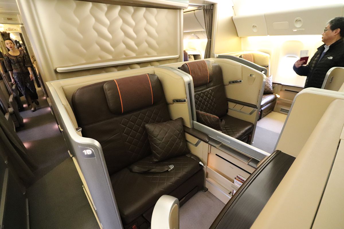 Singapore Airlines Business Class Flight from LA to Tokyo | TouristSecrets