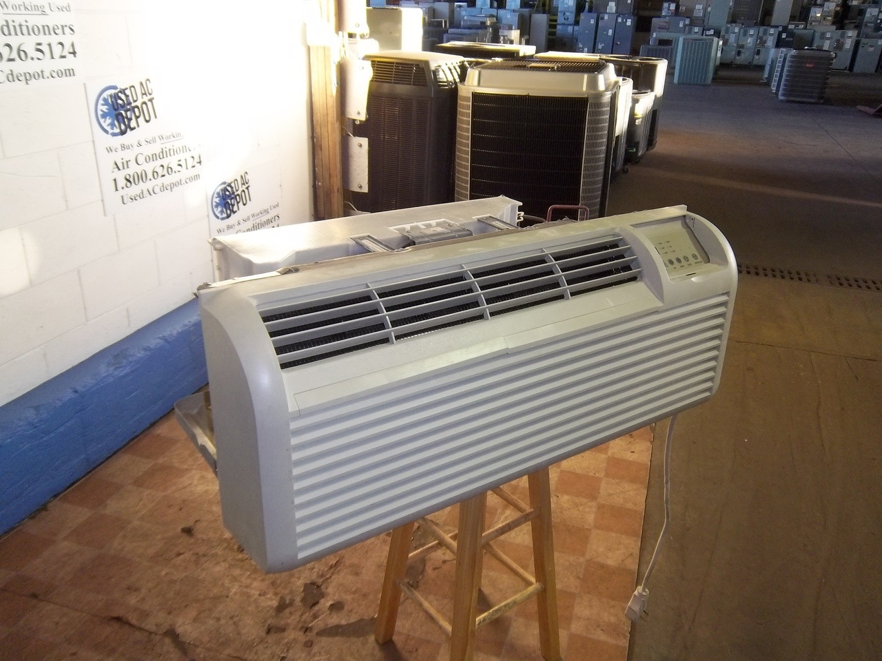 motel style air conditioner