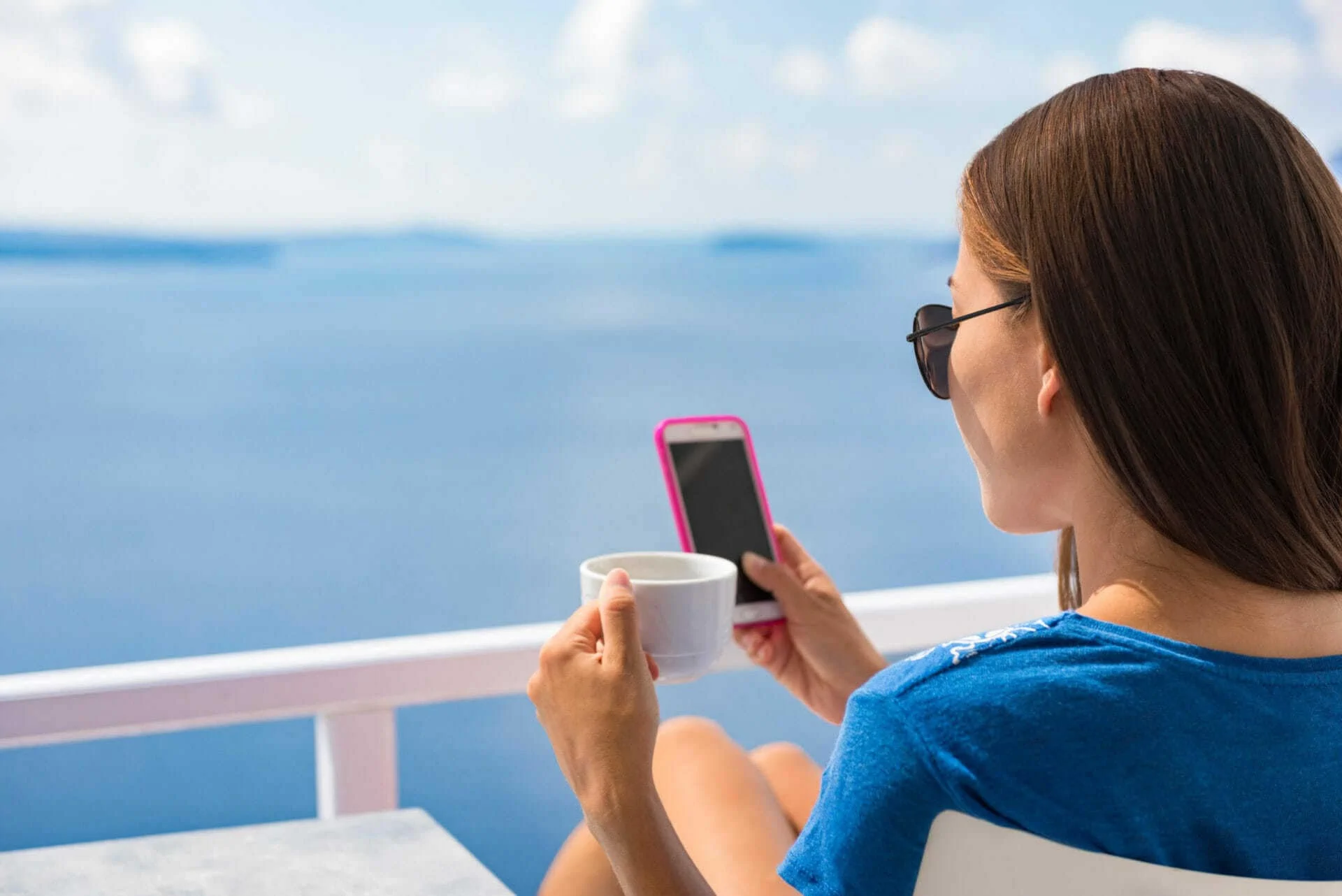 How Do I Avoid Roaming Charges On A Cruise | TouristSecrets