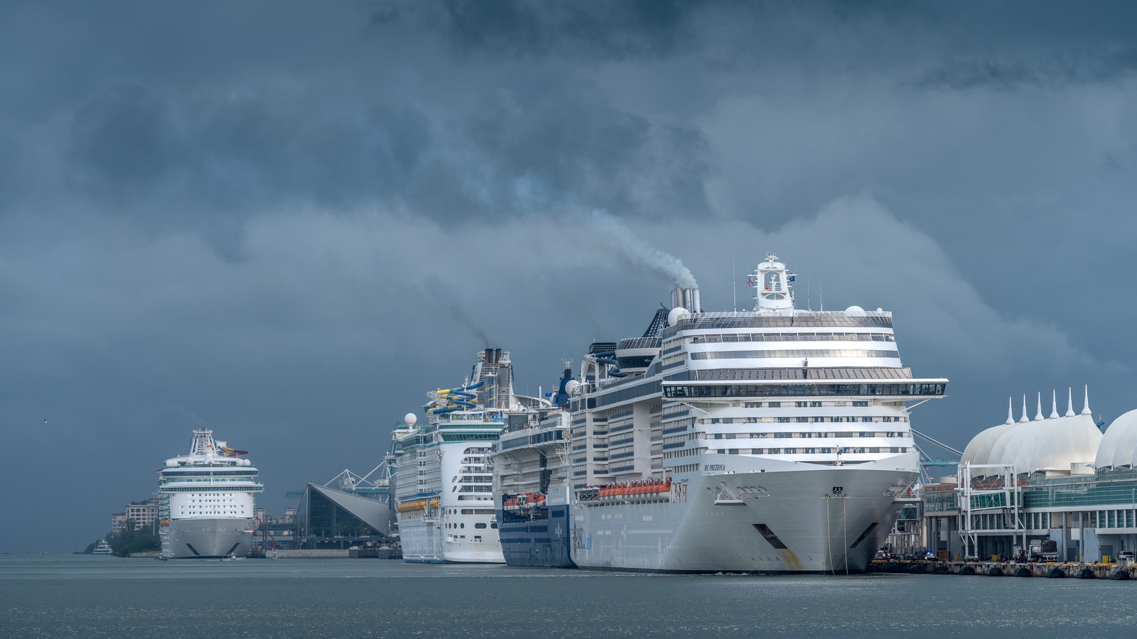 What Do They Do With Cruise Ships During A Hurricane | TouristSecrets