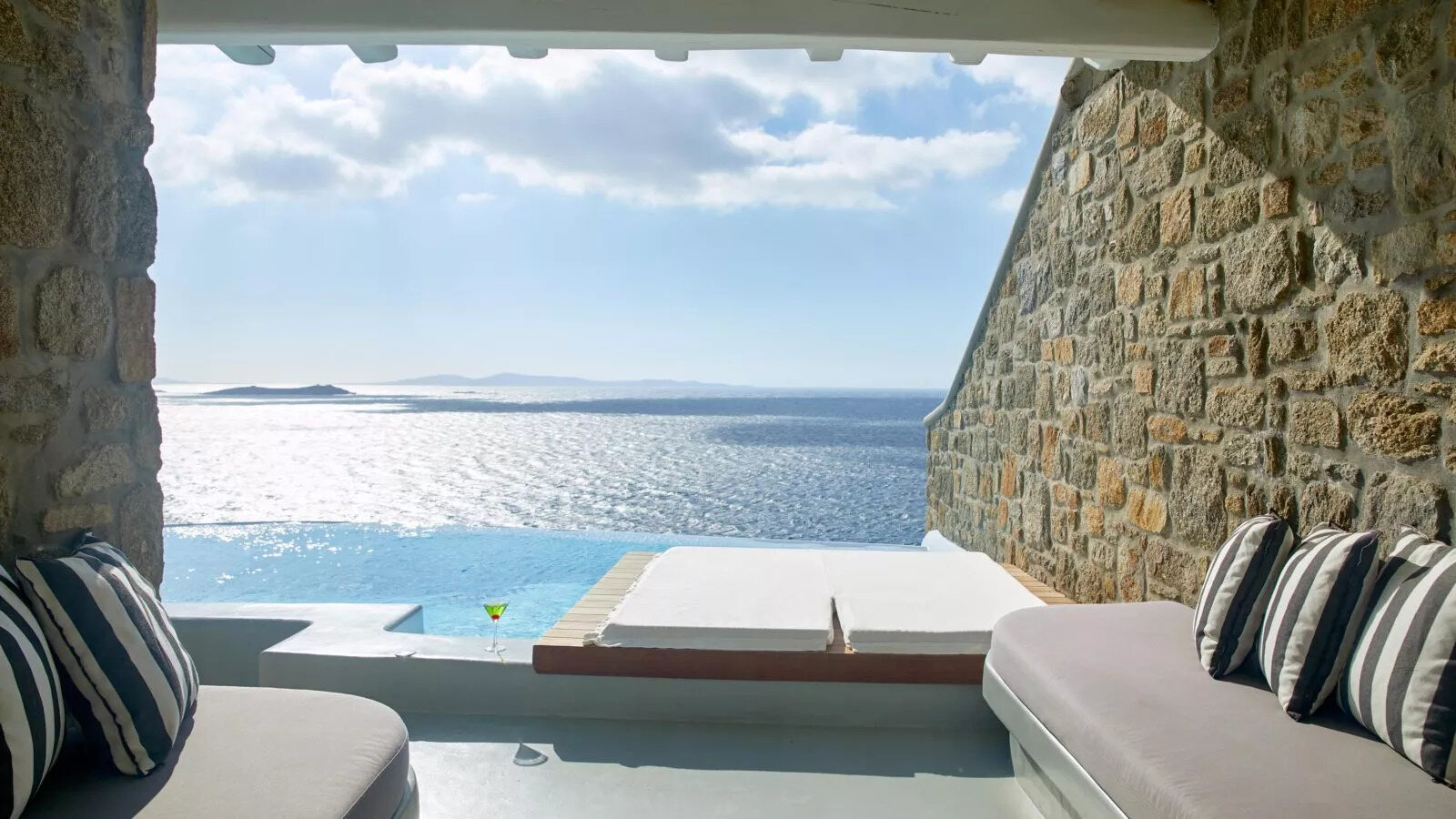 Where to Stay in Mykonos for Honeymoon | TouristSecrets