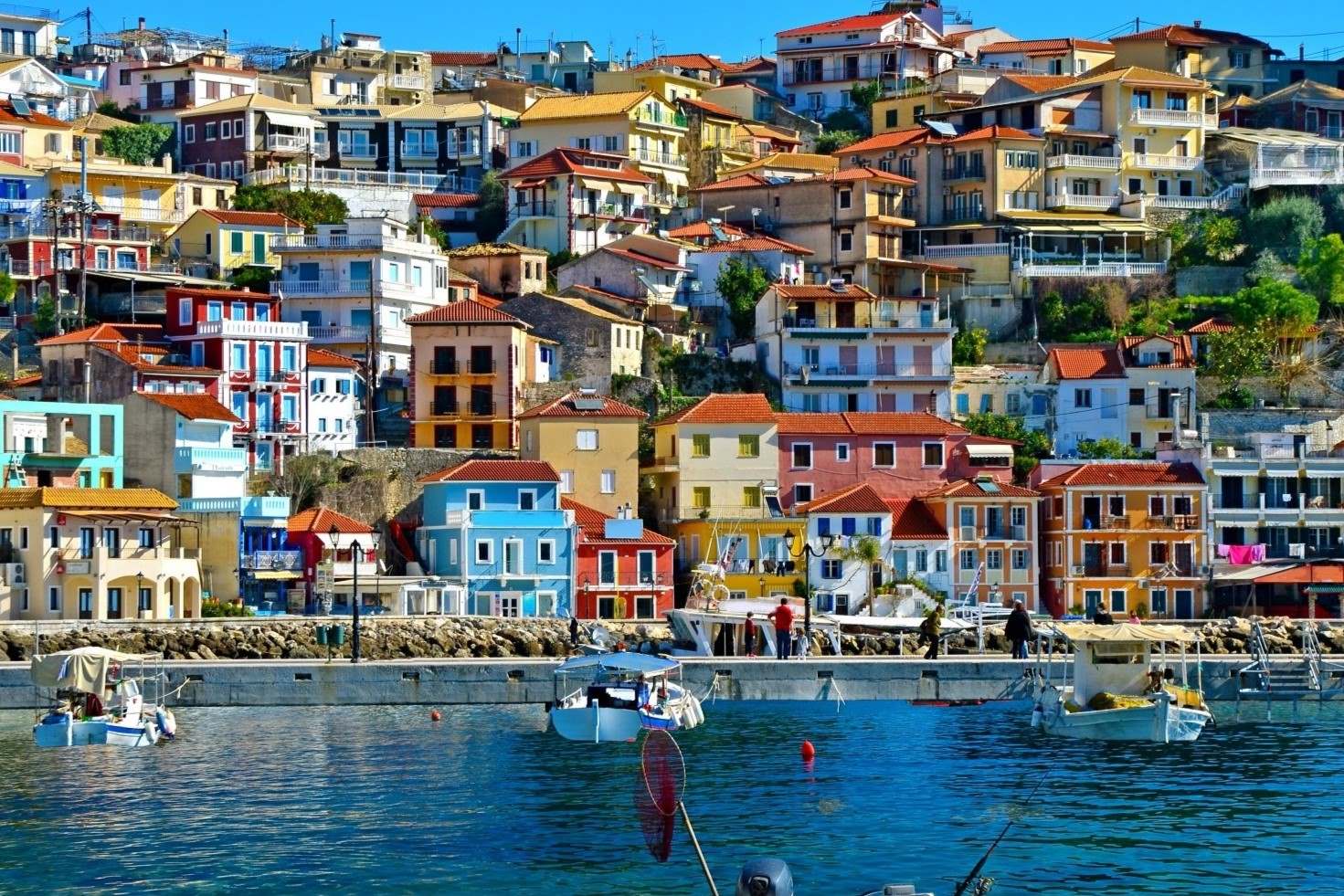 10-breathtaking-beach-towns-in-greece-you-need-to-see