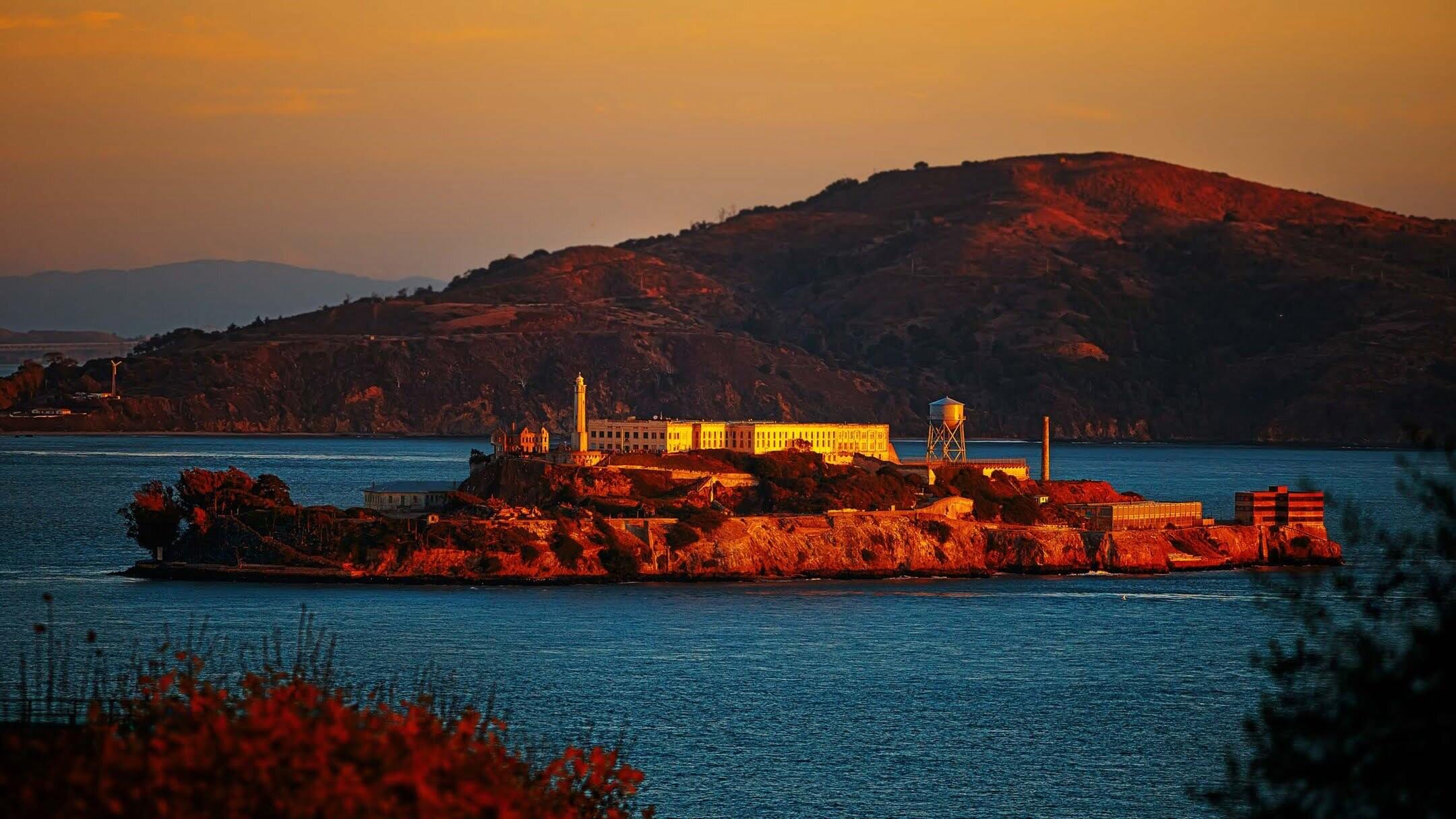 alcatraz-night-tour-san-franciscos-infamous-island-prison-after-dark