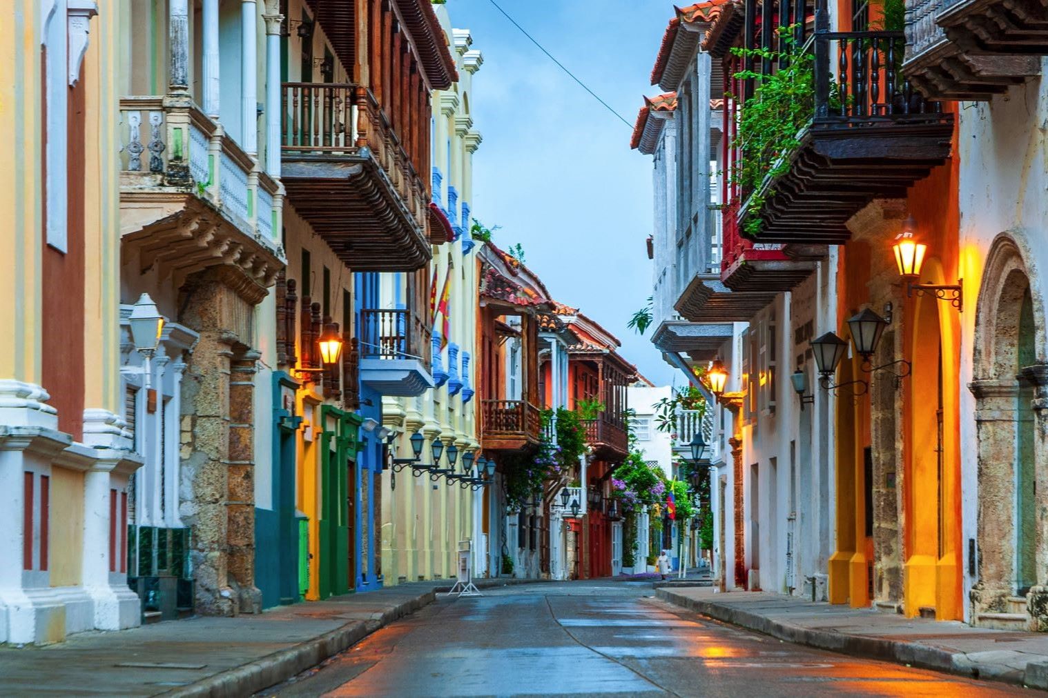 hidden-gems-and-must-do-activities-in-cartagenas-old-town