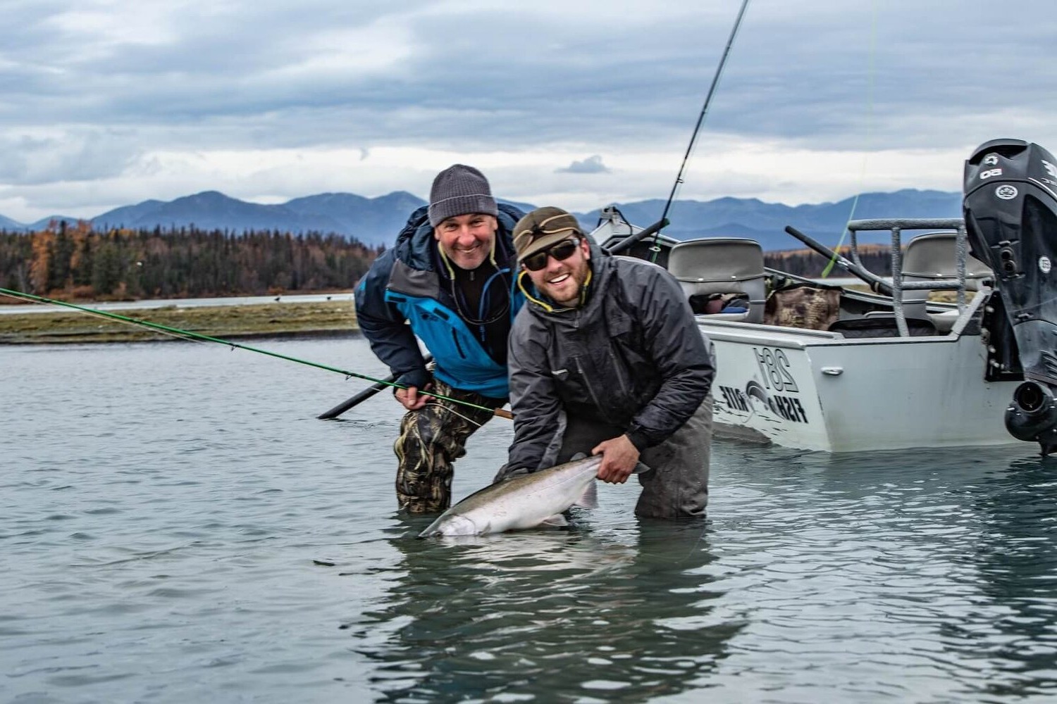 reel-in-adventure-with-kenai-rivers-world-class-salmon-fishing