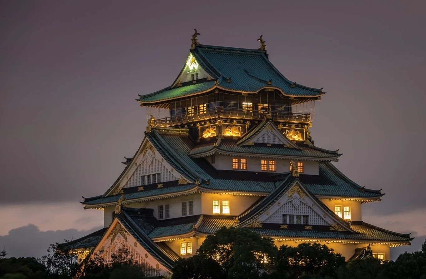 secrets-and-stories-behind-osaka-castle