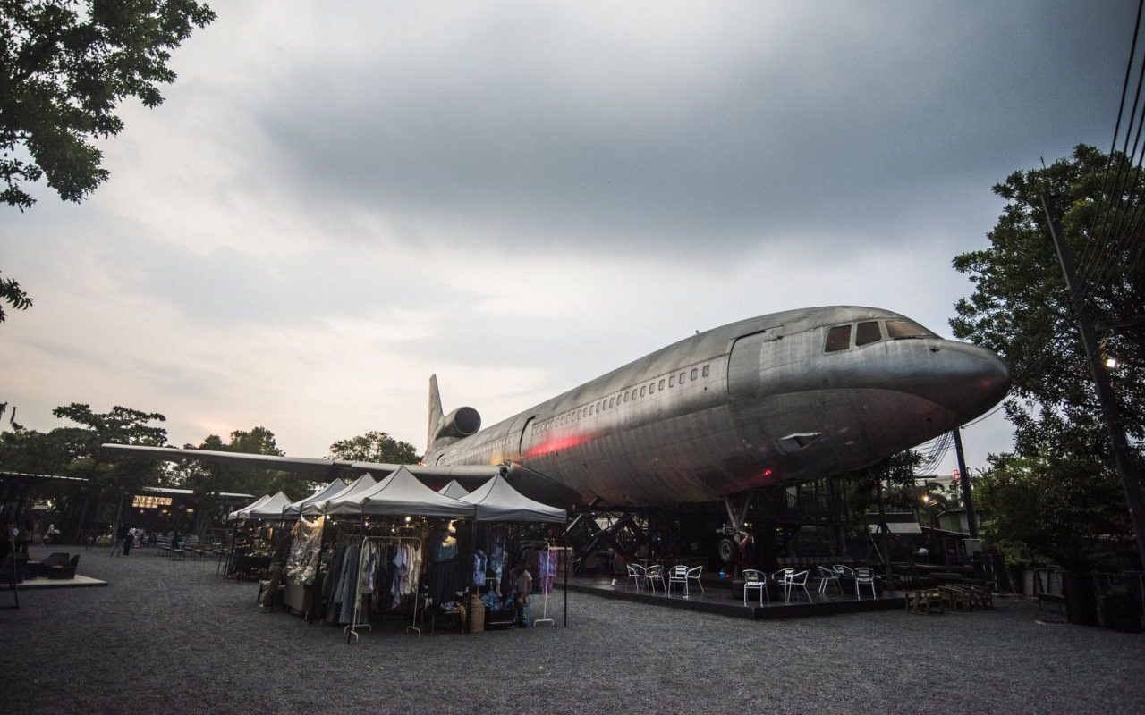 secrets-of-bangkoks-chang-chui-plane-night-market-revealed