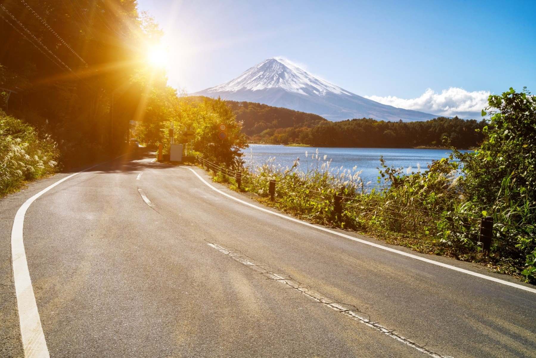 why-does-japan-stick-to-the-left-side-of-the-road