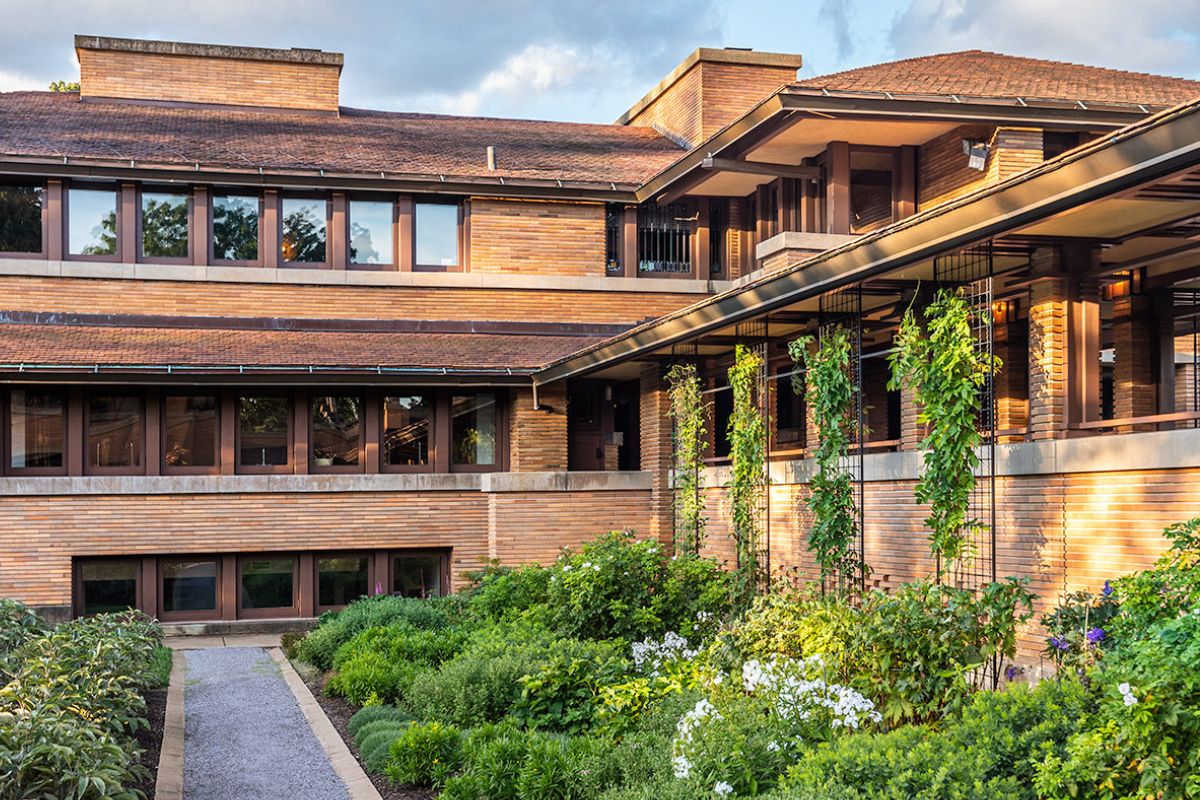 Frank Lloyd Wright's Masterpiece: Darwin D. Martin House | TouristSecrets