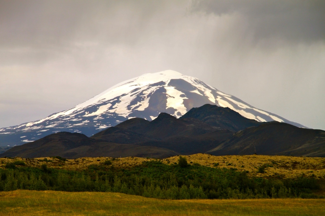 hiking-the-hidden-trails-of-hekla-volcano