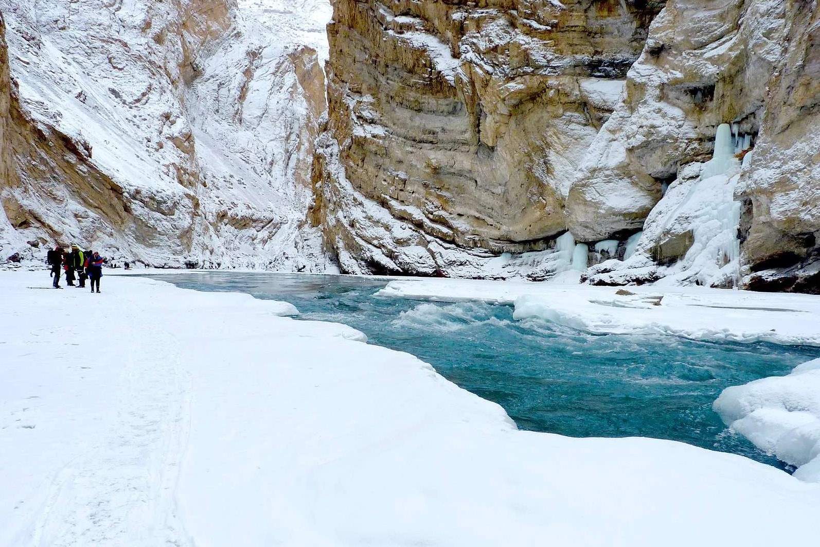 mystery-of-the-frozen-river-trek-in-india