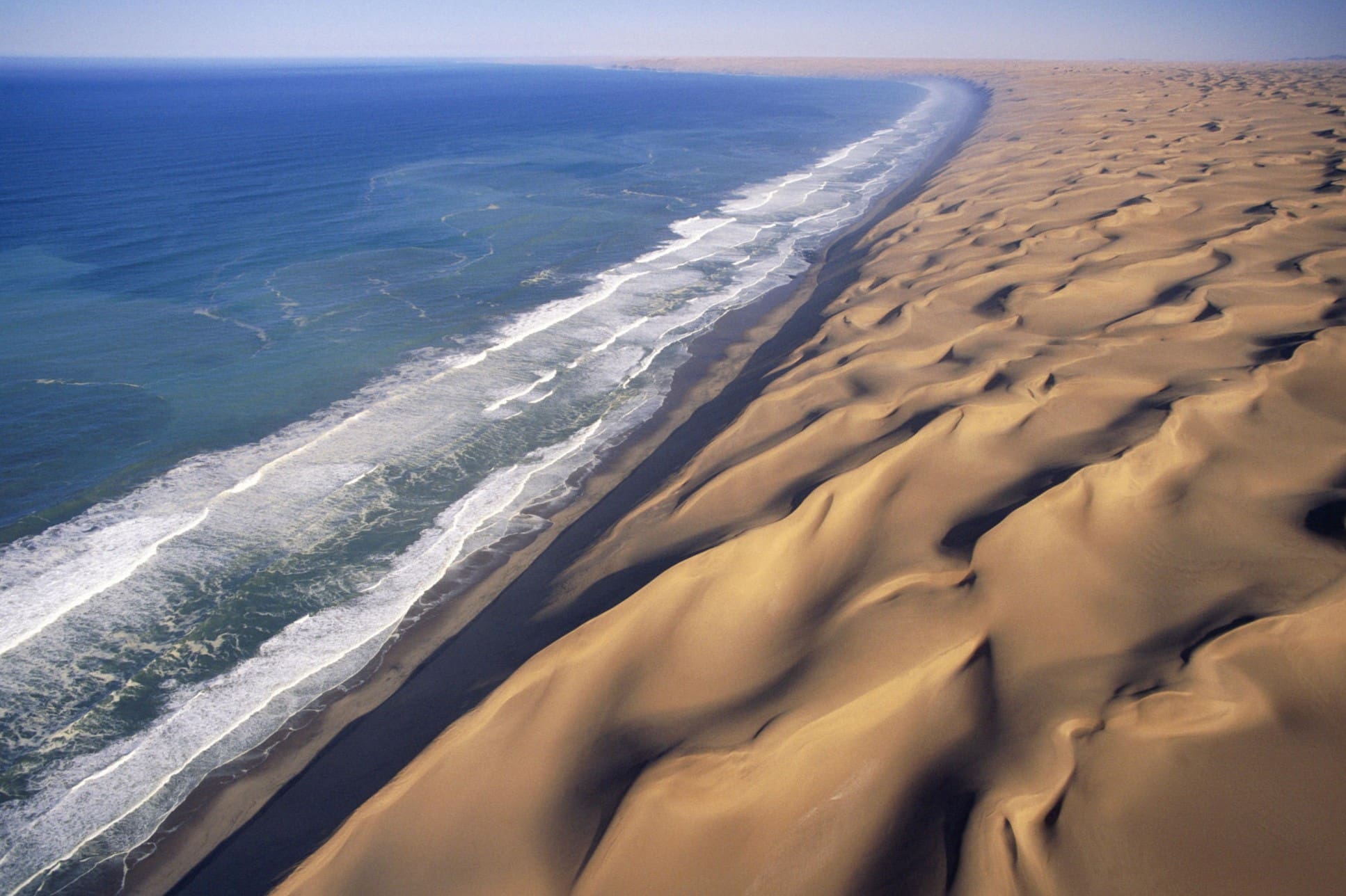 namib-desert-namibia-the-mysterious-44-adventure