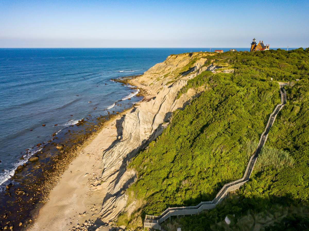 Majestic Mohegan Bluffs: A Coastal Cliff Wonderland | TouristSecrets