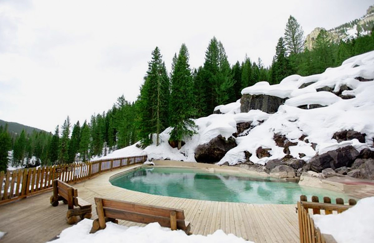 Hidden Hot Springs Of Wyoming's Yellowstone | TouristSecrets