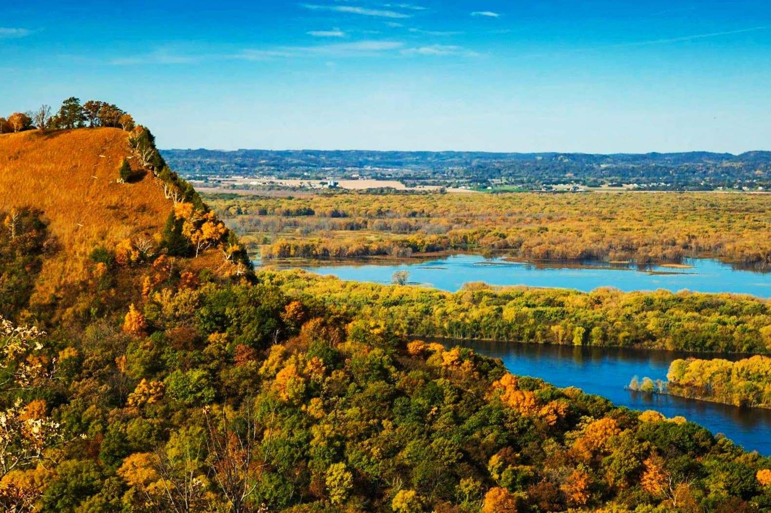 Secret River Bluffs Of Minnesota's Mississippi | TouristSecrets