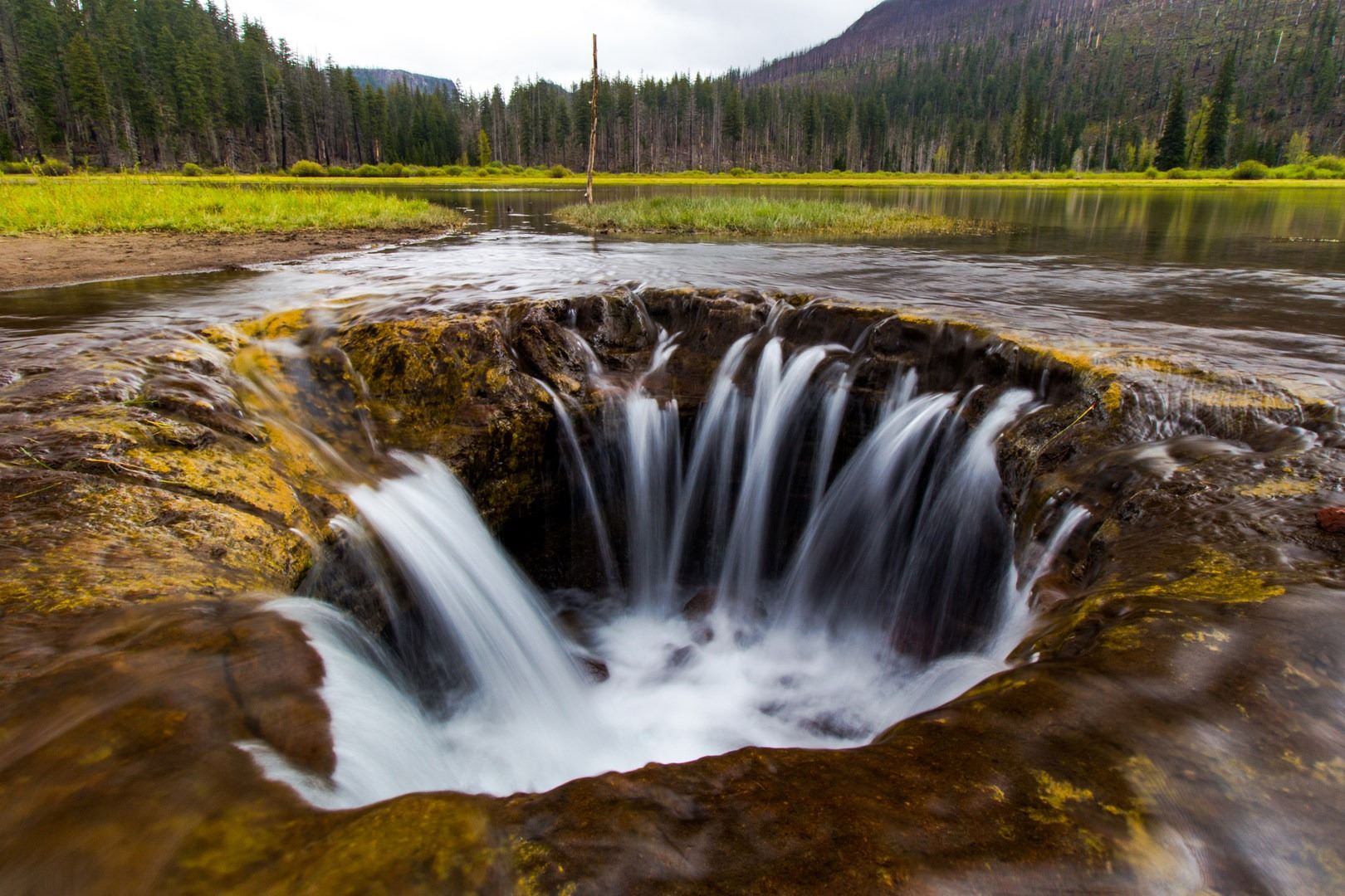 Secret Springs Of Oregon's Lost Lake | TouristSecrets