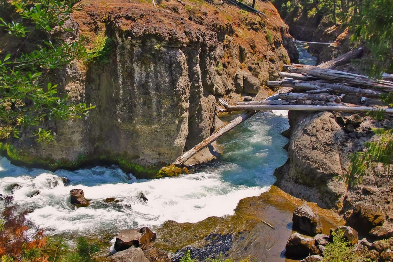 Secrets Of Oregon's Rogue River | TouristSecrets