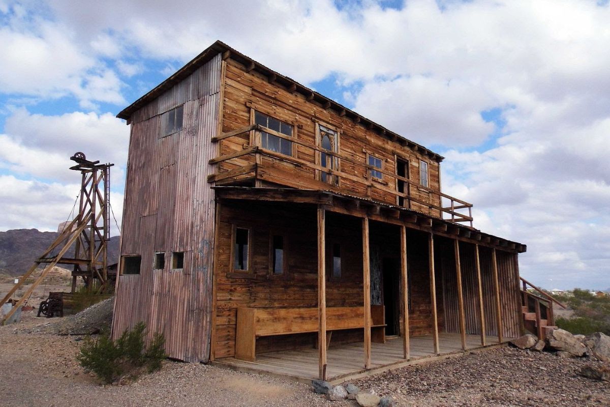 Arizona's Castle Dome Ghost Towns Mystery | TouristSecrets